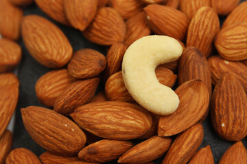 dry fruite almond and cashew nuts