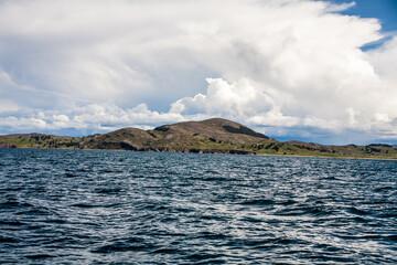 Wyspa na jeziorze Titicaca w Peru