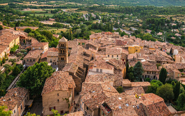 Moustiers-Sainte-Marie panoramic view of medieval village, Alpes-de-haute-Provence, France. - 739230812