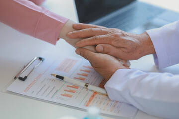 The doctor is giving advice and recommending health care methods to the patient in a friendly way, The doctor and the patient are discussing the process of future treatment.