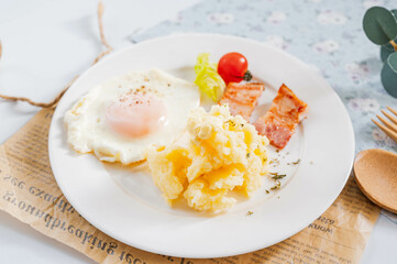 アメリカの朝食　バター載せグリッツ
