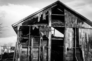 Burnt up barn © Leigh