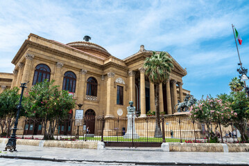 Obraz premium Teatro Massimo Vittorio Emanuele in Palermo, Sicily, Italy