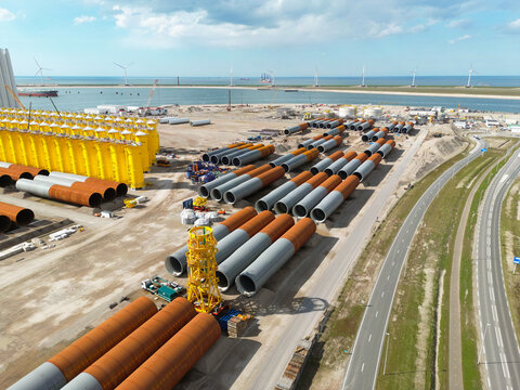 Manufacturing steel foundations of windturbines