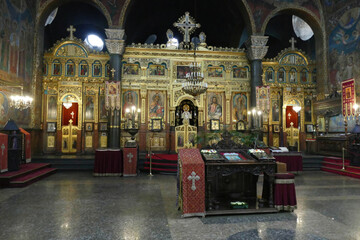 Iconostasis separates nave from apse - obrazy, fototapety, plakaty