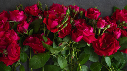 Fototapeta na wymiar A beautiful bouquet of roses. Close up on red roses