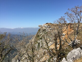 晴れた春の日の御池岳の景色、風景