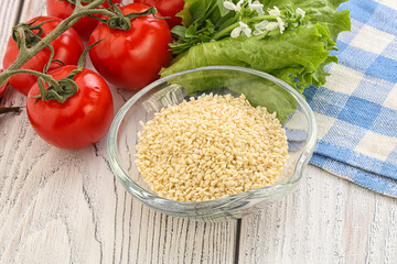 Raw sesame seeds in the bowl