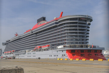 Cruiseship cruise ship liner Scarlet Lady in port - Kreuzfahrtschiff Valiant Lady im Hafen