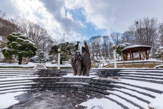 2020. 2. 17. 세종특별자치시에서 촬영, 베어트리파크 곰조각공원의 설경-Snowy View of Bear Sculpture Park at Bear Tree Park, Sejong, South Korea