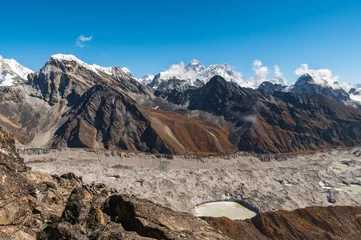 Foto auf Acrylglas Makalu View of snow capped Kangchung, Pumori, Everest, Nuptse, Lhotse, Lobuche, Makalu, Cholatse, Taboche of the Himalayas and Ngozumpa Glacier. View from Gokyo Ri, Solukhumbu, Sagarmatha, Nepal.