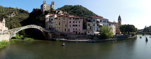 Dolceacqua   Ponte Vecchio   Castello dei Doria