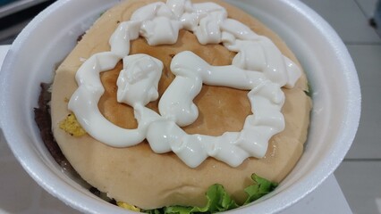 Hamburgers are a popular food in the United States.