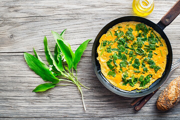 Omelette wild garlic spring - 740130661