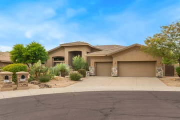 Acrylglasbilder Arizona a luxury home in arizona  © Allison