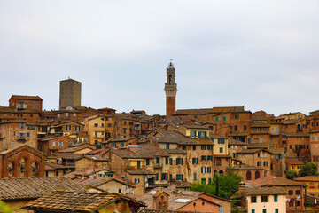 Fototapeta na wymiar Italy Siena city view on a cloudy autumn day