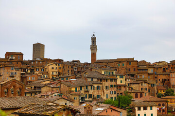 Obraz premium Italy Siena city view on a cloudy autumn day