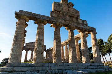 Obraz premium Italy Paestum city ruins on a sunny autumn day