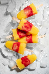 Mango-Peach Ice Cream with Strawberry