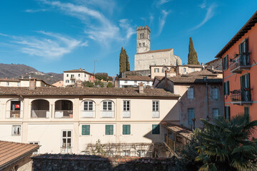 Fototapeta na wymiar The town of Barga in the Apulian Alps. Small towns in the mountains of Tuscany.