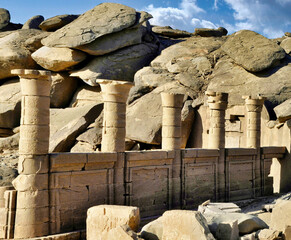 The temple of Gerf Hussein (Egypt) is a temple dedicated to the pharaoh Ramses II, built by the viceroy of Nubia in honor of the famous Pharaoh - obrazy, fototapety, plakaty