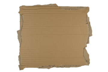 Trozo de cartón marrón recortado sobre fondo blanco