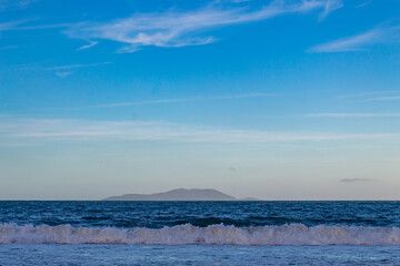o mar e a Ilha do Arvoredo , Florianópolis, Santa Catarina