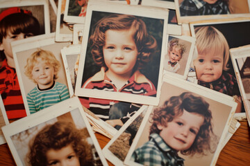Nostalgic Portraits: Dive into the Past with a Collection of Polaroid Photos from the 80s and 90s, Featuring Retro Kids' Portraits and Timeless Expressions in Vintage Style.