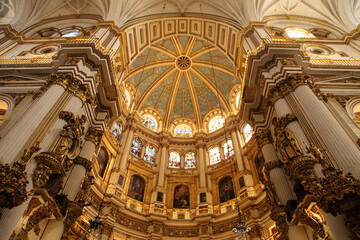 Fototapeta na wymiar Inside Granada Cathedral, Spain. the beauty of old architecture