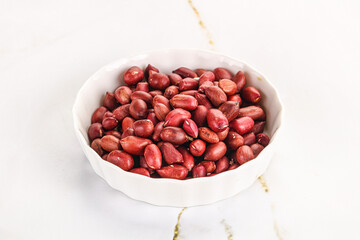 Raw peanut heap for roast