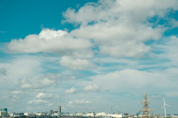 Obraz premium 港の風景 青空と雲