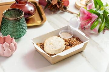 Chicken cutlet with buckwheat. Diet food
In disposable paper eco-friendly packaging.