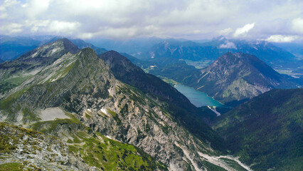 Blick von der Hochschrutte (Plattberg) bei Lähn, Österreich auf den Plansee.