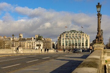 Obraz premium riverbanks of the Seine in the center of Paris
