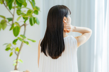 若い日本人女性の美容イメージ