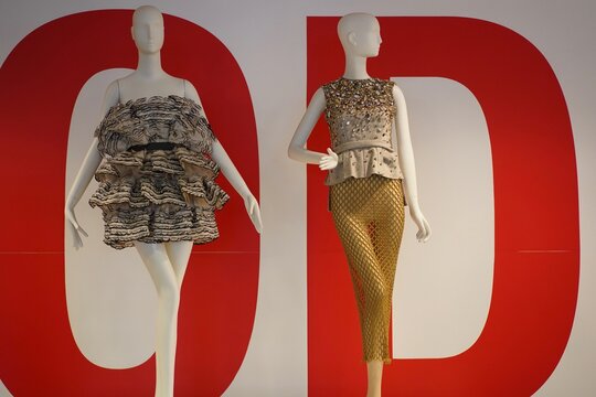 Mode Design von Dawid Tomaszewski im Kunstgewerbemuseum in Berlin am 20.02.2024