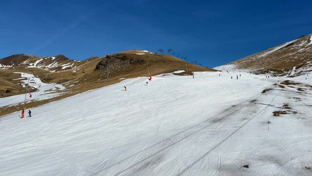 Piste de ski peu enneig&eacute;es - Travelling