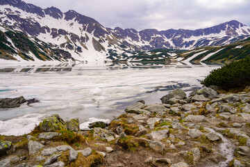 Morskie Oko trail , hike in the Tatras mountains , five polish ponds valley 