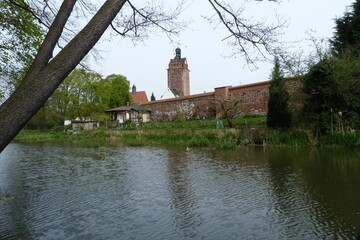 Breiter Turm und Stadtmauer am Stadtgraben in Delitzsch
