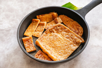 スキレットで作る揚げの煮物