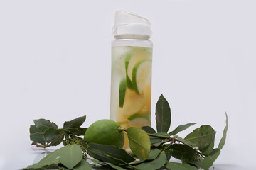 Recyclable Water Bottle with Lemon: Hydration and Diet