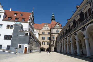 Stallhof in Dresden mit Langem Gang und Torhaus