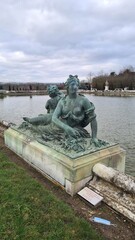 Sculpture du parterre d'eau des jardins du château de Versailles