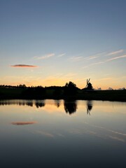 Naklejka premium sunset on the lake