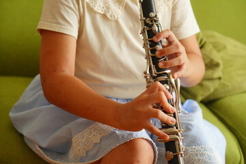 クラリネット歴4ヶ月の小学四年生がクラリネットの練習をしている様子。