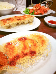 中華屋で食べる餃子
