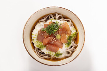まぐろの山かけそば　（冷やし蕎麦）