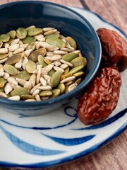 유기농 해바라기씨와 호박씨 그리고 말린대추