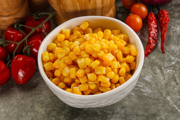 Sweet canned ripe corn grain