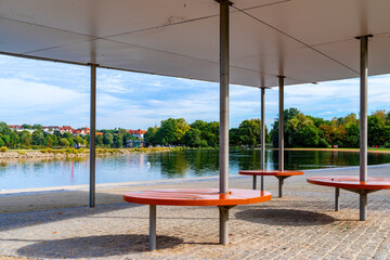 Shady spot with benches in the Wöhrder See recreation area, Nuremberg